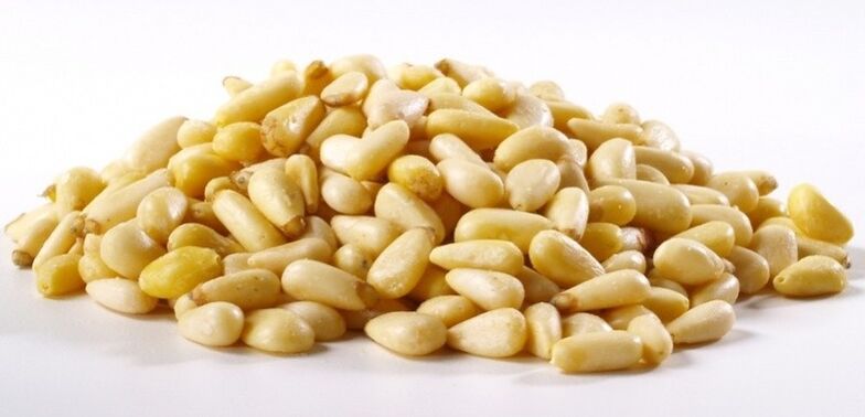 Kacang pinus dalam makanan adalah pencegahan kecacingan yang sangat baik
