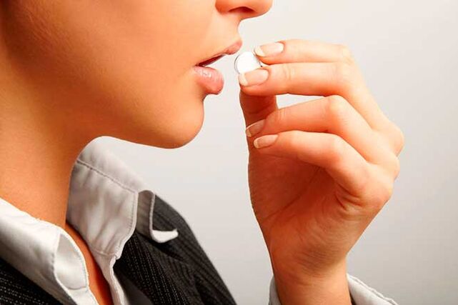 meminum pil obat cacing